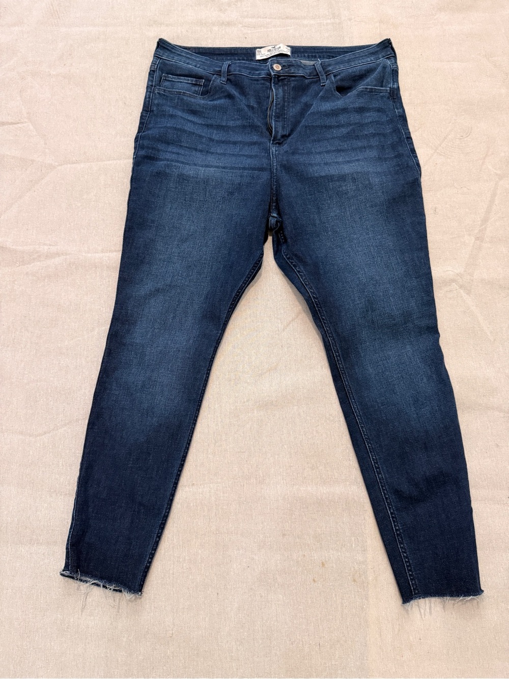 Hollister Curvy Ultra High-Rise Super Skinny Jeans Dark Wash 19S W34